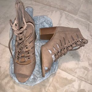 Tie up sandal bootie